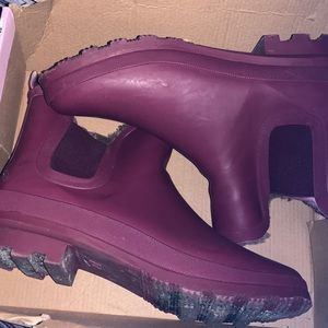 Sherpa lined rain boots/winter boots size 10